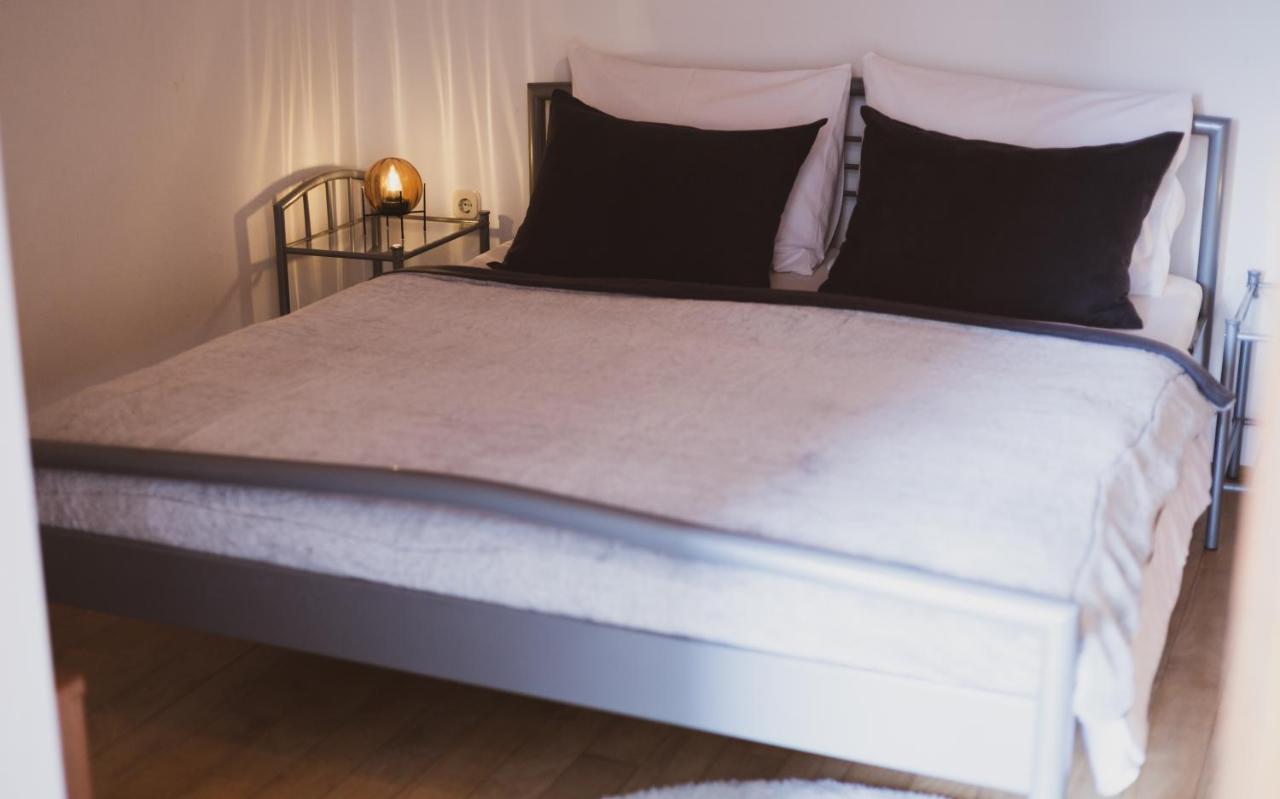 Apartamento Scardona Rustica, Bed & Breakfast With Jacuzzi, Bbq And Free Parking In Skradin, Krka Exterior foto