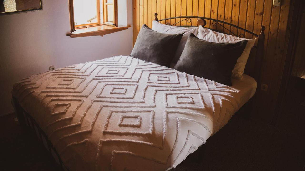 Apartamento Scardona Rustica, Bed & Breakfast With Jacuzzi, Bbq And Free Parking In Skradin, Krka Exterior foto