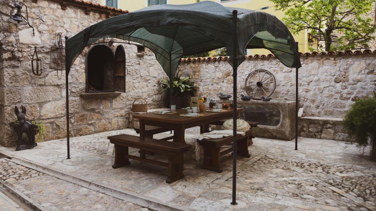 Apartamento Scardona Rustica, Bed & Breakfast With Jacuzzi, Bbq And Free Parking In Skradin, Krka Exterior foto